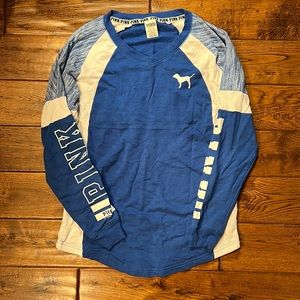 Royal blue old school variety crewneck from PINK Size xsmall